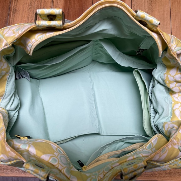 Petunia Pickle Bottom bright diaper bag - Picture 3 of 6